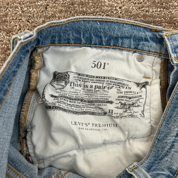 Levi’s 501 Denim Light Wash Shorts W27 - Picture 6 of 10